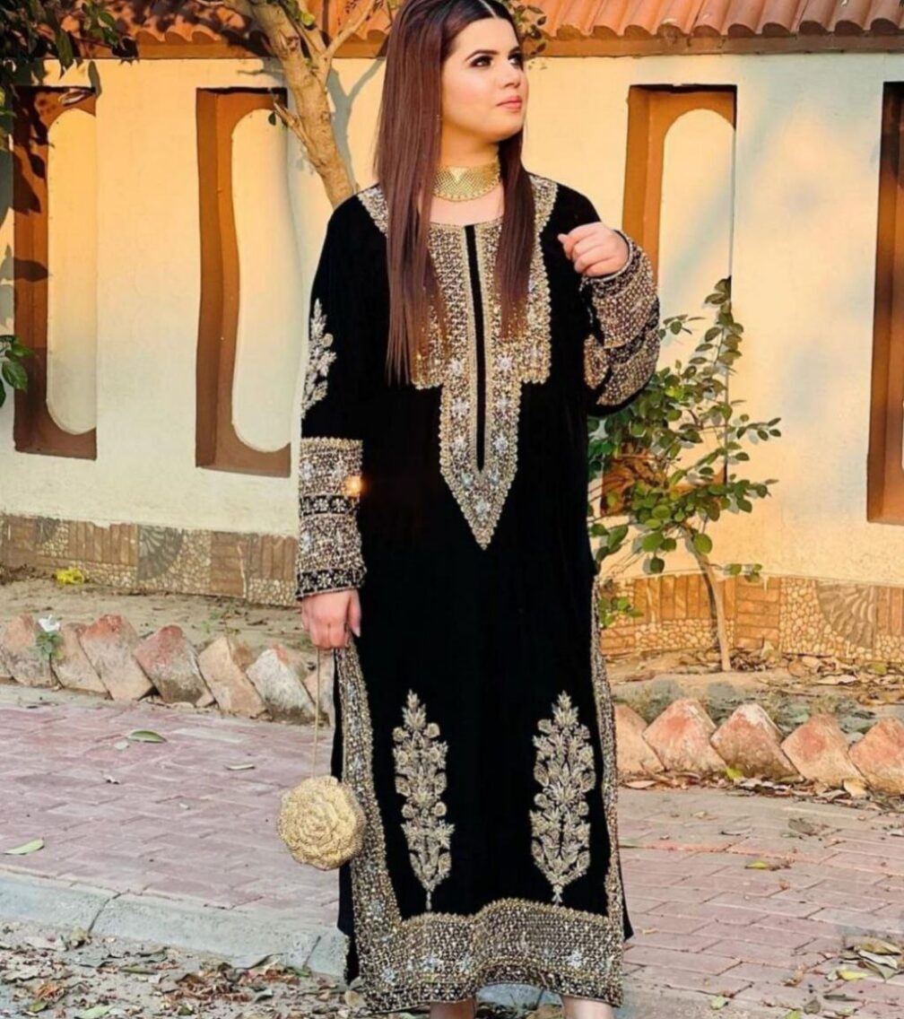 You are currently viewing Pakistani Suit Design – Every Woman Love it